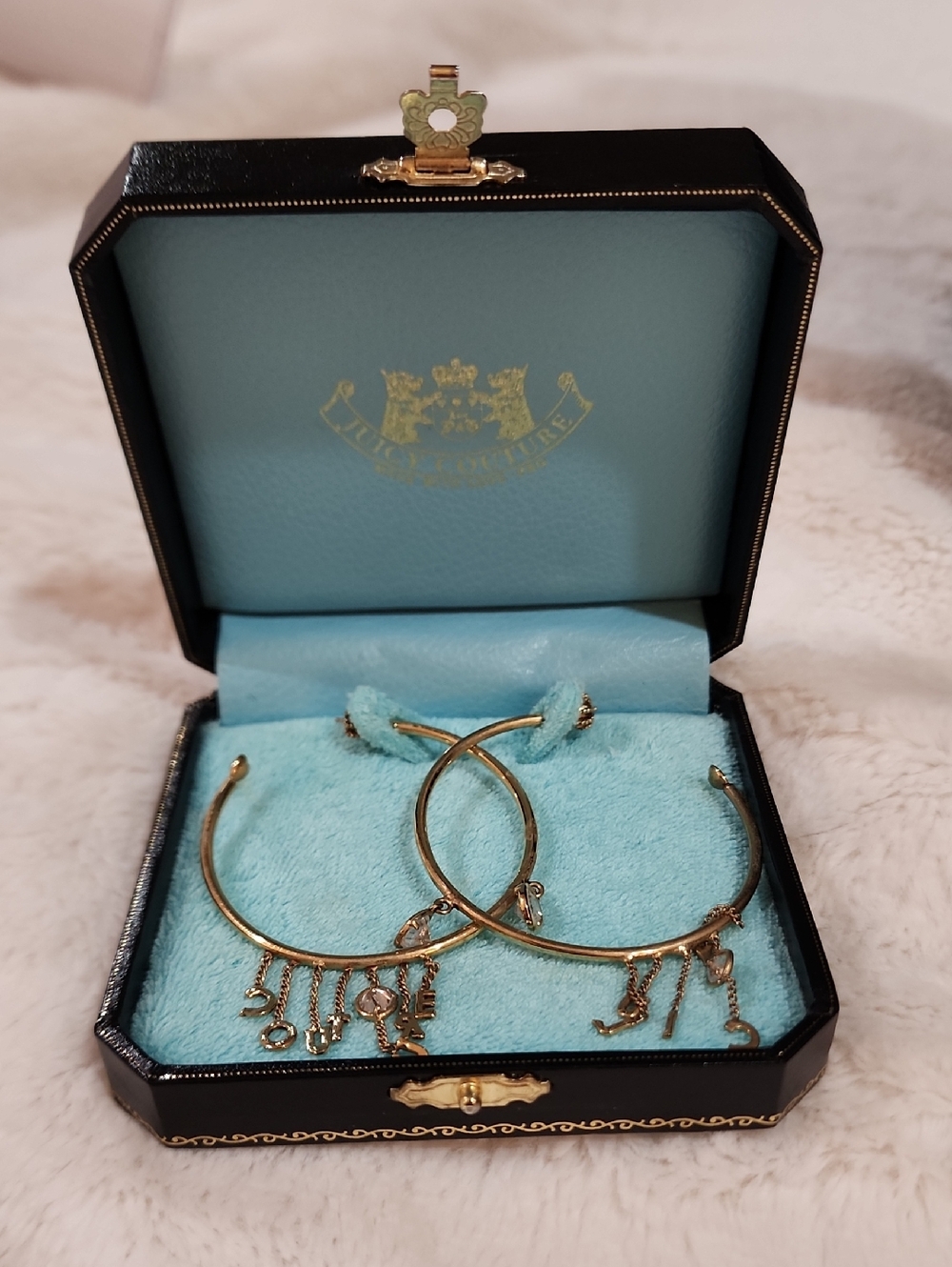 Vintage JUICY COUTURE Goldtone Dangling "Juicy" "Couture" Earrings w/Orig Box